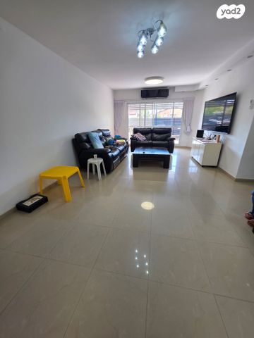 דירת גן, מלכי ישראל, קרית גת