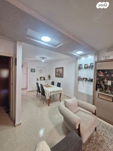 דו משפחתי, אפיק, גבים, ערד