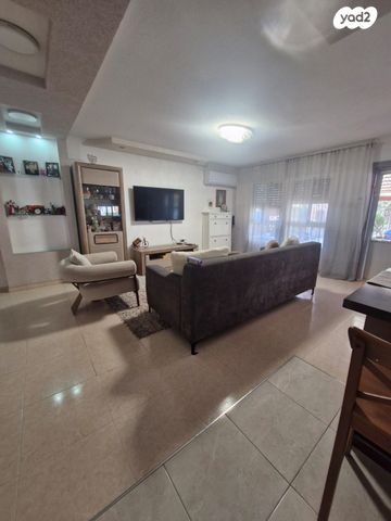 דו משפחתי, אפיק, גבים, ערד