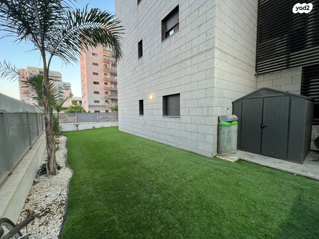 דירת גן, אריאל שרון, נווה שרון / שער העיר, נתיבות