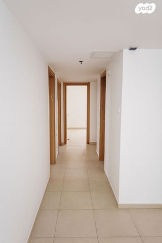 דירה, אלונים 12, קרית השרון, נתניה