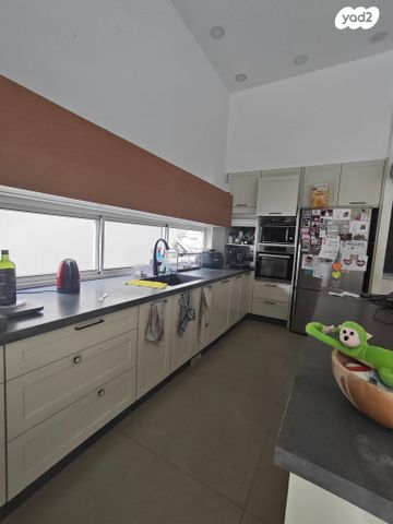 דו משפחתי, בית אריה / עופרים