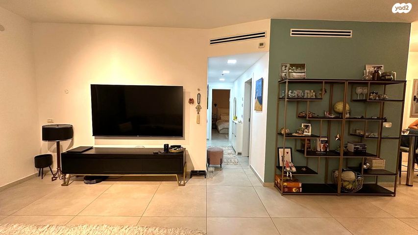 דירה, אנשי בראשית, רמתיים, הוד השרון