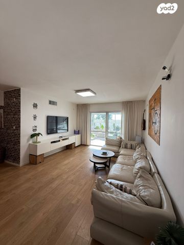 דירת גן, דרך רמתיים 93, הוד השרון