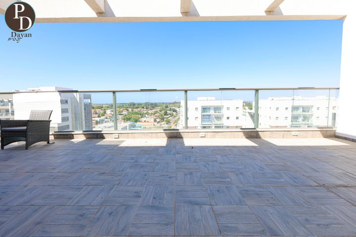 גג/ פנטהאוז, אהבת אדם, שרונה, כפר יונה