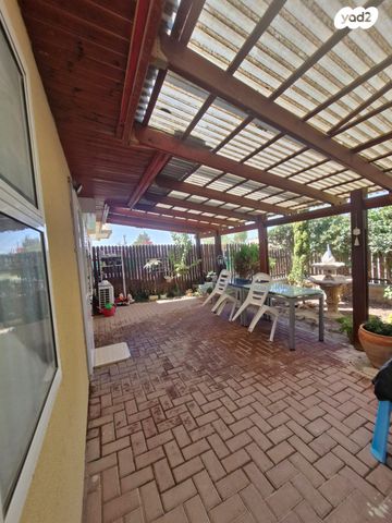 דו משפחתי, אפיק, גבים, ערד