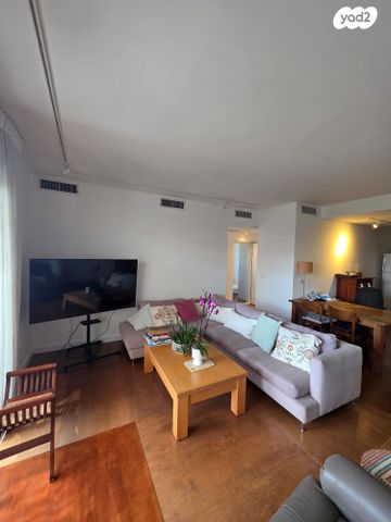 גג/ פנטהאוז, שיבת ציון 3, נווה שאנן, תל אביב יפו