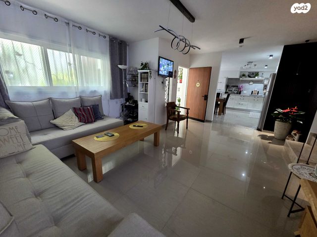 דו משפחתי, התמר, שאר העיר, קרית עקרון