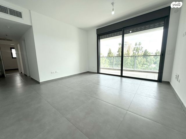 דירה, הרצליה