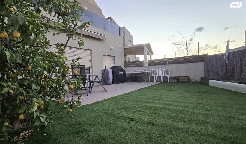 דו משפחתי, אורנית