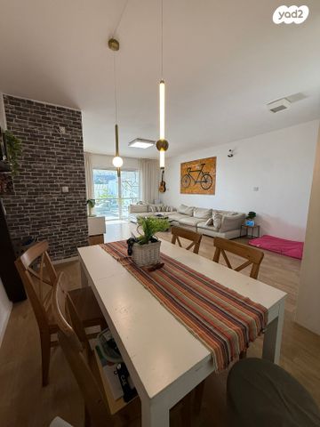 דירת גן, דרך רמתיים 93, הוד השרון