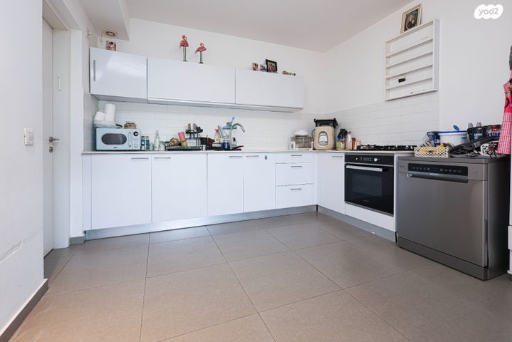 דירה, אליהו הנביא, פסגות אפק, ראש העין