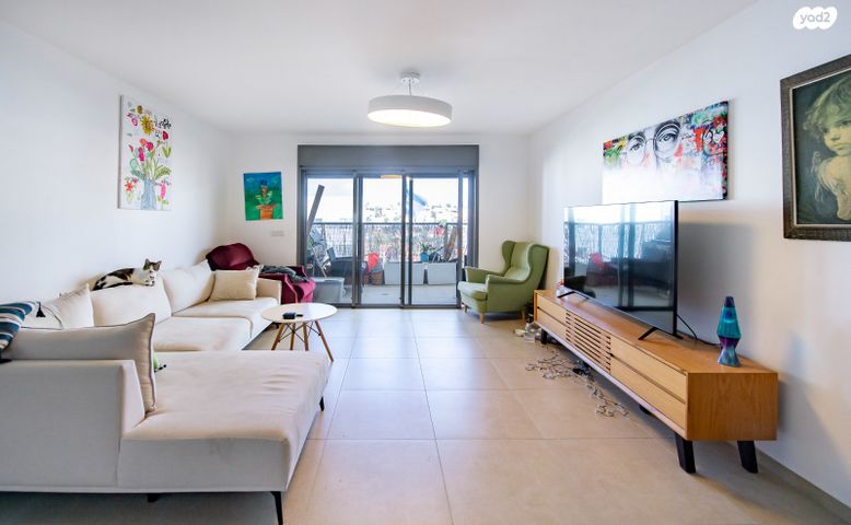 דירה, פול סמואלסון, פסגות אפק, ראש העין