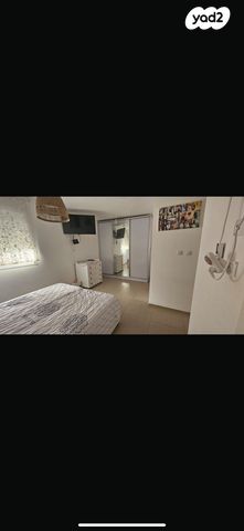 טריפלקס, אופקים