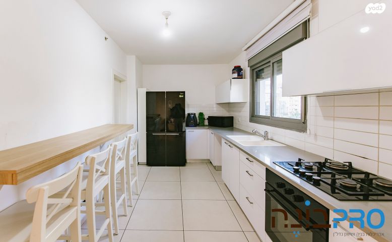 דירה, דודו דותן, הרקפות, ראשון לציון