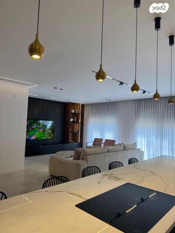 גג/ פנטהאוז, יצחק שמיר, נהריה