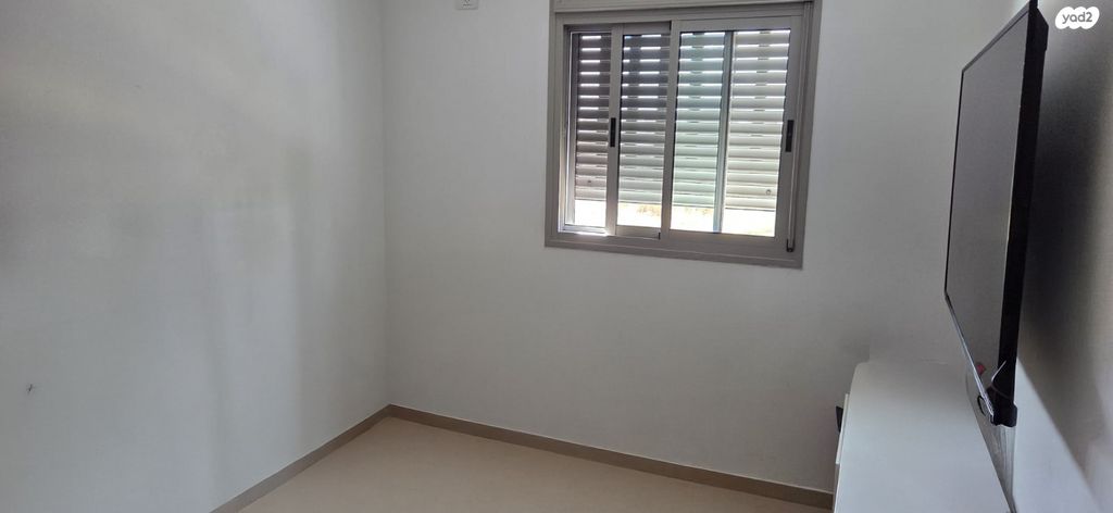 דירה, היוצרים, עיר היין, אשקלון