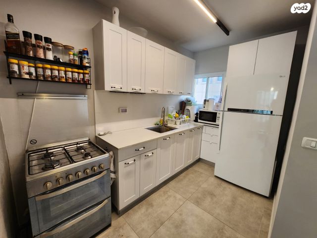 דירה, גולן, רמת השרון