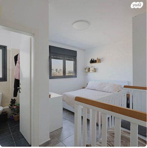 דירה, דליה רביקוביץ', פסגות אפק, ראש העין