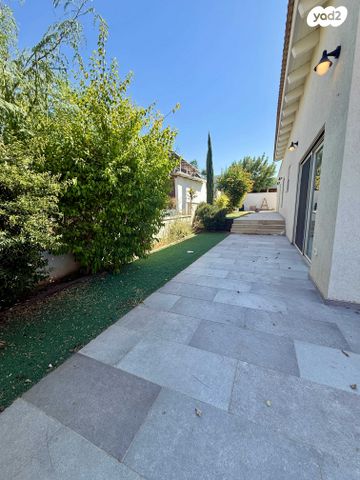 בית פרטי/ קוטג', טפחות