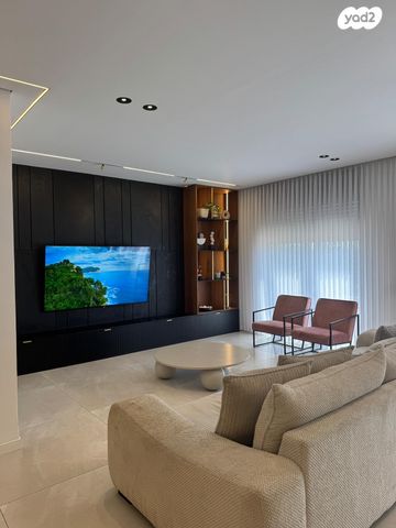 גג/ פנטהאוז, יצחק שמיר, נהריה