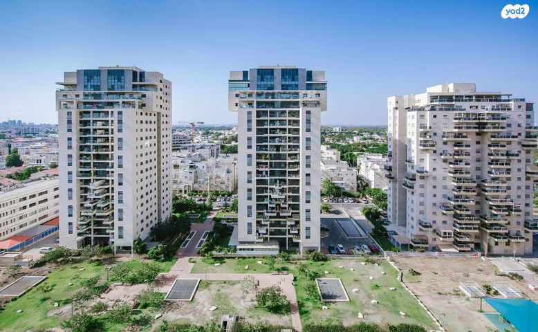 דירה, הרב ישעיהו משורר, הדר גנים, פתח תקווה