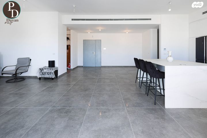 גג/ פנטהאוז, שרונה, כפר יונה