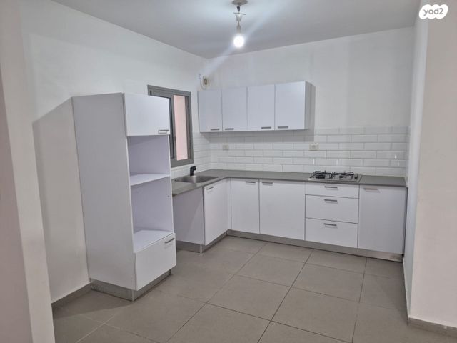 דירה, ספיר, אבני חן, חריש