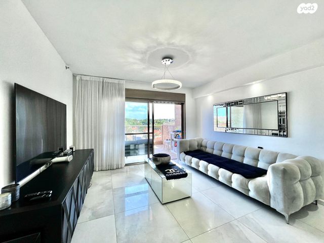 דירה, הרב מיימון 27, עין התכלת, נתניה