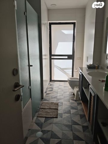 דו משפחתי, בית אריה / עופרים