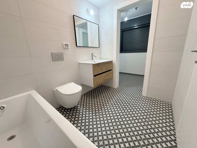 דירה, הרצליה