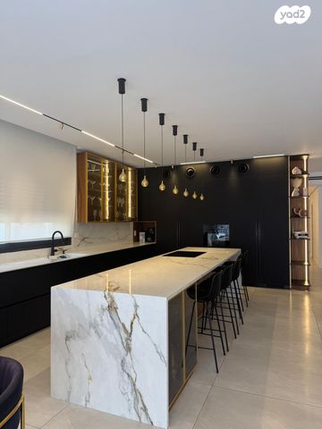 גג/ פנטהאוז, יצחק שמיר, נהריה