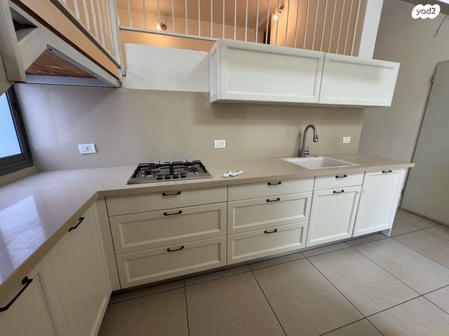 דירת גן, שדרות הצנחנים 14, נגבה, רמת גן