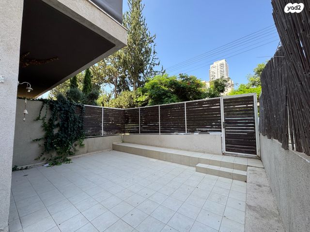 דירת גן, שדרות הצנחנים 14, נגבה, רמת גן