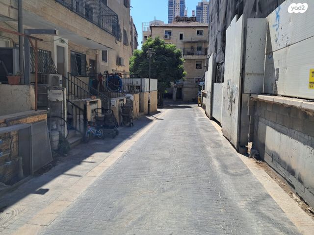 דירה, מרדכי צבי אילן, מקור ברוך, ירושלים