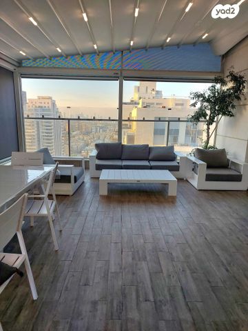 גג/ פנטהאוז, דגניה 10, ח-501, חולון