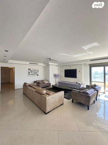 רובע הקריה, הסיטי