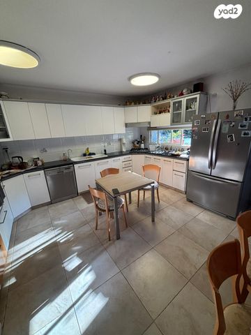 בית פרטי/ קוטג', שיכון אשר, רעננה