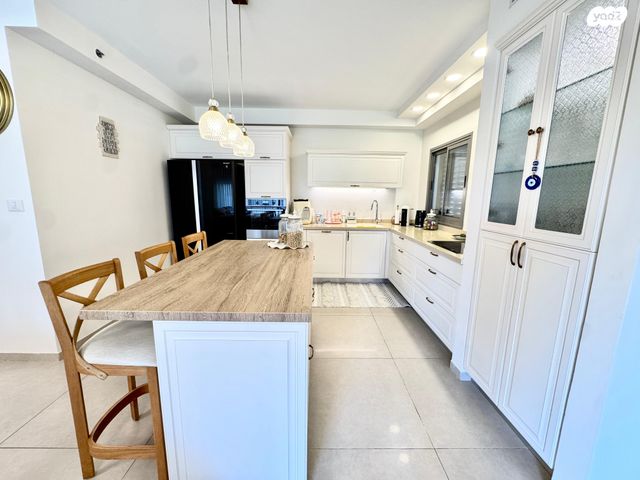 דירה, אבן גבירול, רחובות