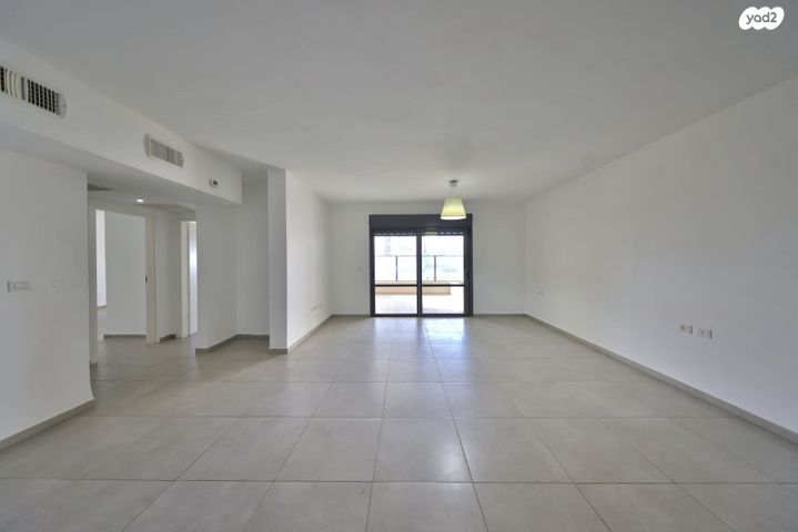 דירה, עפרה חזה, משכנות האומנים, קרית מוצקין