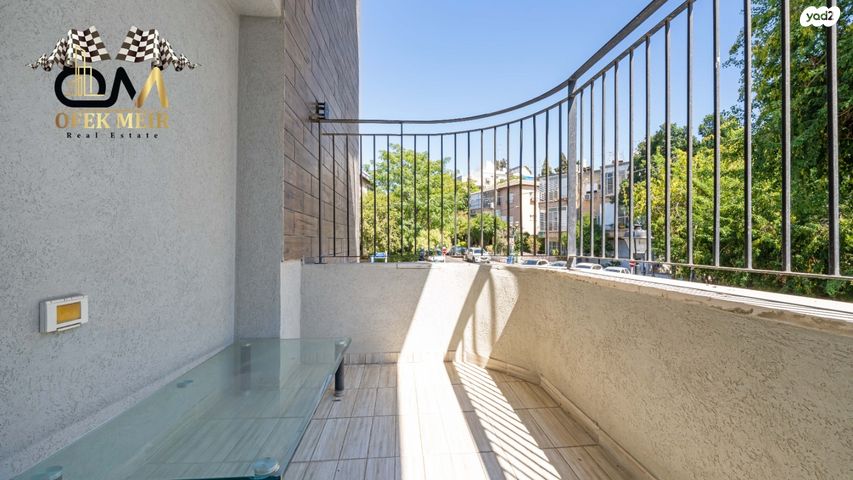 דירה, אנצו סירני, גבעת הרמבם, גבעתיים