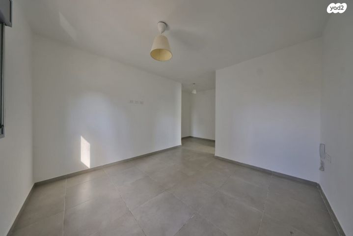 דירה, עפרה חזה, משכנות האומנים, קרית מוצקין