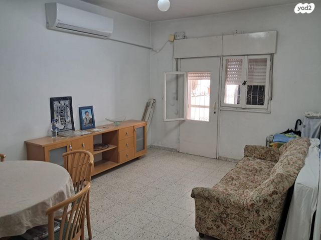 דירה, מרדכי צבי אילן, מקור ברוך, ירושלים