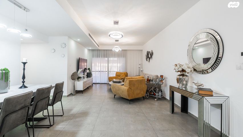 דירה, מקס איזידור בודנהימר, רמות הרכס, באר שבע