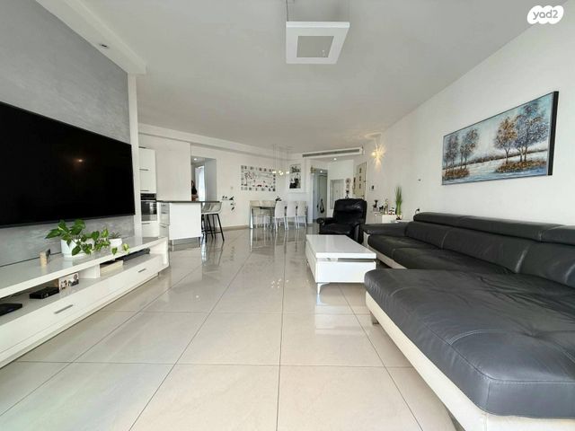 דירה, נעמי שמר, קרית אילון, חולון