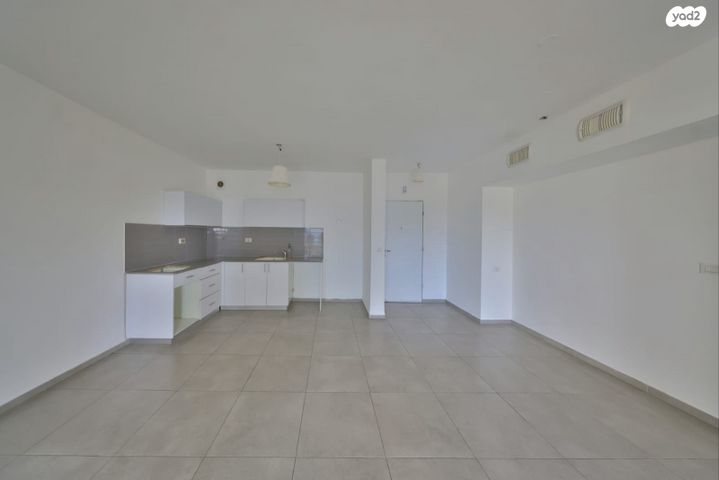 דירה, עפרה חזה, משכנות האומנים, קרית מוצקין