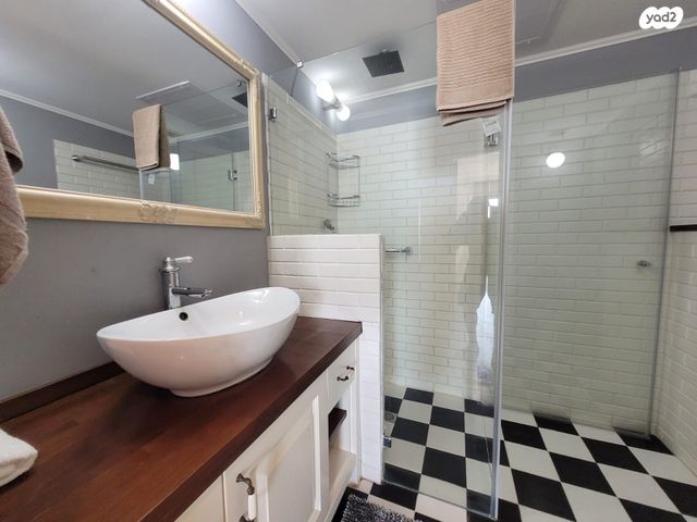 דירה, הרצליה