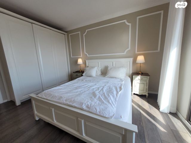 דירה, הרצליה