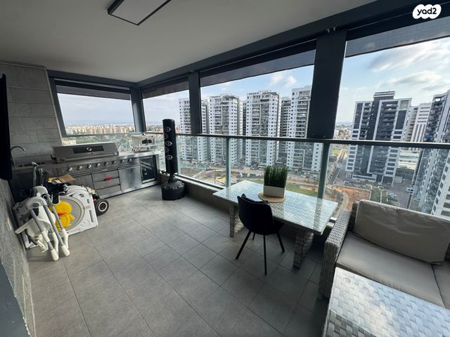 דירה, נאות שמיר, רמלה