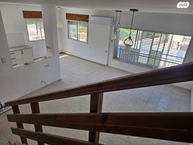 ז'בוטינסקי 62